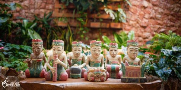 esculturas-etnicas-orquestra-musica-tradicional-bali