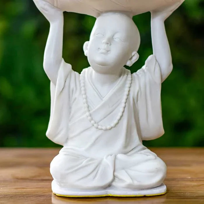 Monge decorativo com iluminação zen e base em marmorite brasileira