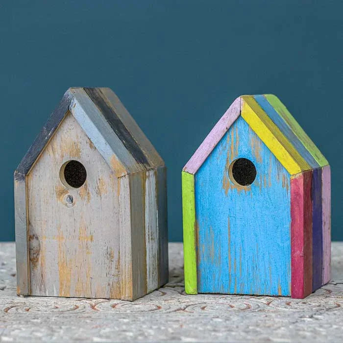 Ninho funcional e decorativo com estilo simples e natural para varandas.