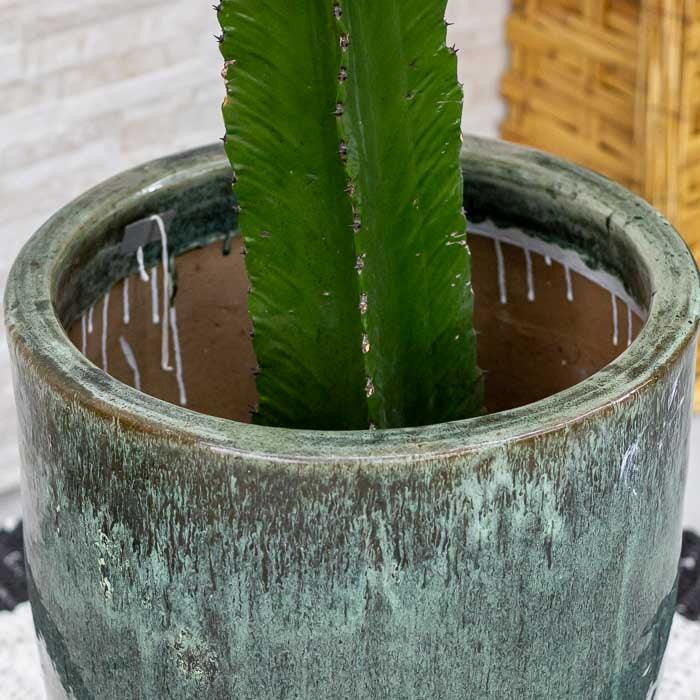 Objeto de decoração para áreas externas com design sofisticado.