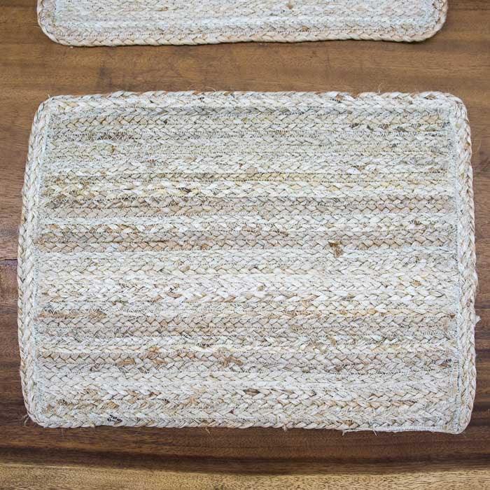 Jogo americano brasileiro com textura rústica e design ecológico e artesanal.