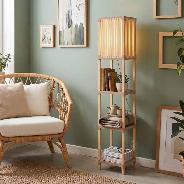 Prateleira tripla com luminária Nabrise de 137 cm de altura para canto de leitura.