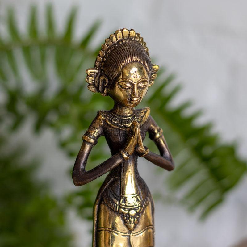 Estátuas artesanais Loro e Blonyo em bronze símbolo de união.