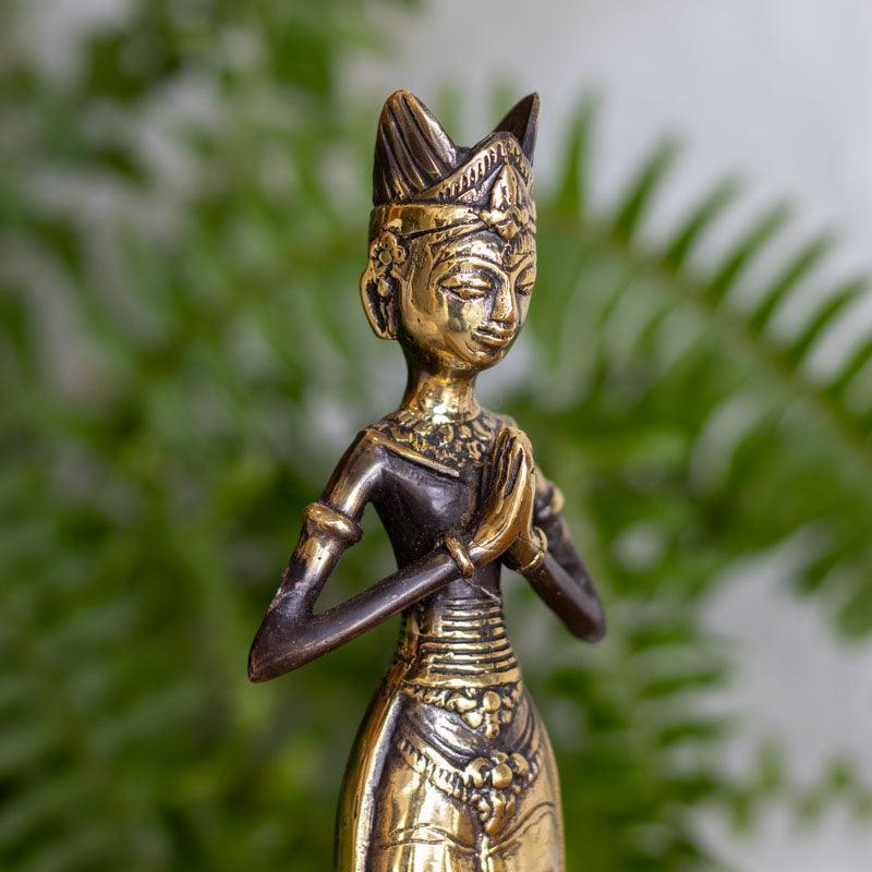 Detalhe do casal Loro e Blonyo em bronze de Bali artesanal.