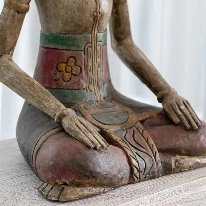 Par cultural de esculturas Loro Blonyo com acabamento envelhecido, representando a bênção do casamento e a serenidade do espírito.