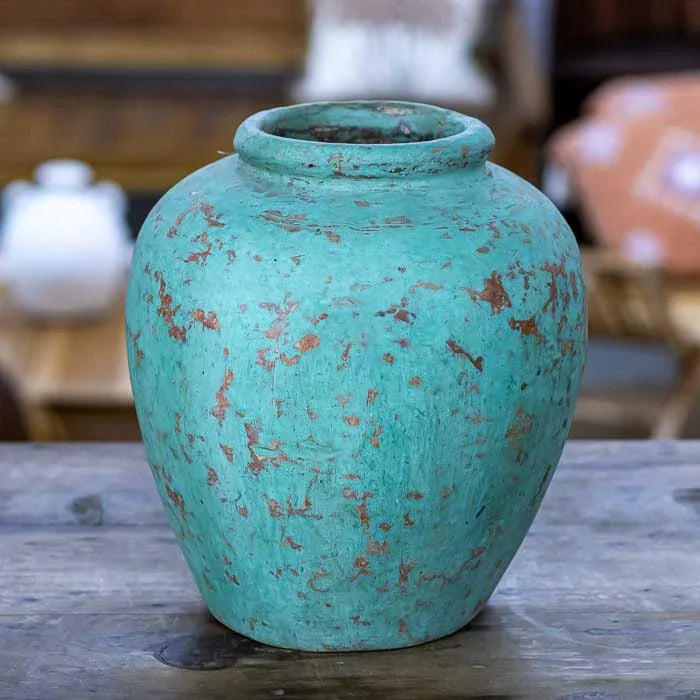 Vaso rústico terracota antik estilo Guci Pot com acabamento fosco envelhecido ideal para decorações com estética natural.