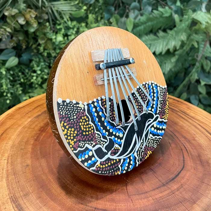 kalimba-carimba-instrumento-aborigene-artesanato-tartaruga-loja-decoracoes-artesintonia-artesanais-objetos-decorativos-bali-indonesia-handcraft-balinese-handmade