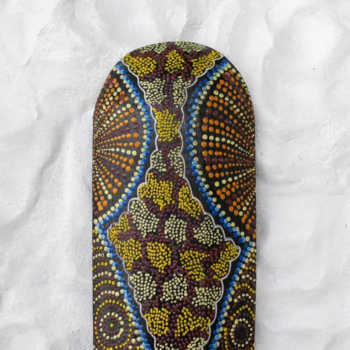 Decoração exclusiva de parede com desenho inspirado na tradição de Lombok.