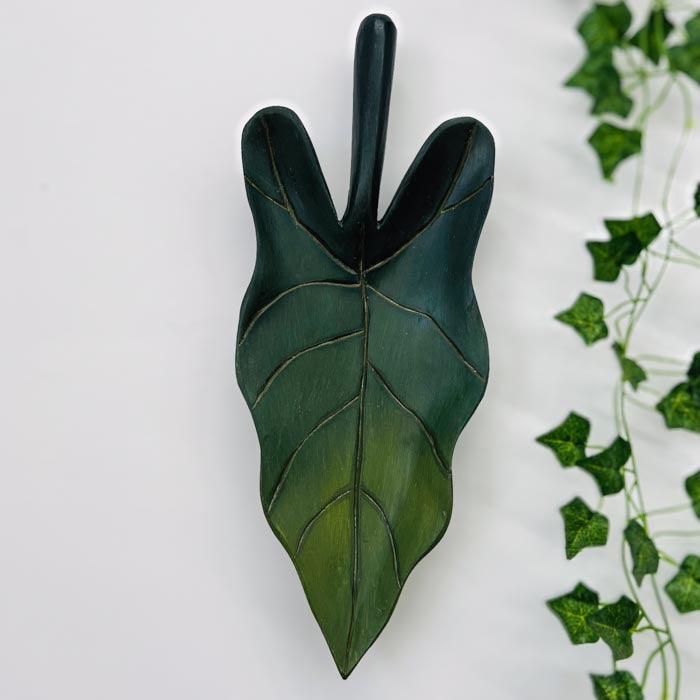 CR403-5-escultura-folha-madeira-curral-artesanato-brasileiro-minas-gerais-prados-loja-decoracoes-artesanais-objetos-decorativos-artesanato-artesintonia-06