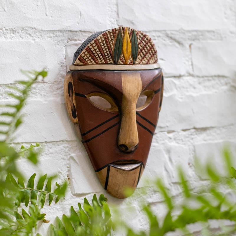 mascara-decorativa-madeira-povos-originarios-indigenas-etnia-assurinis-to-home-decor-decoracao-etnica-artesanato-minas-gerais-curral-da-cor-decoracao-parede-artesintonia-2
