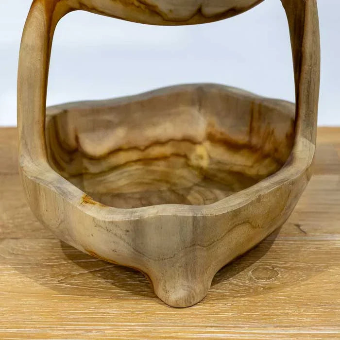 Fruteira dupla artesanal feita à mão em madeira natural com design orgânico e acabamento acetinado, produzida por artesãos de Bali, ideal para home decor funcional.
