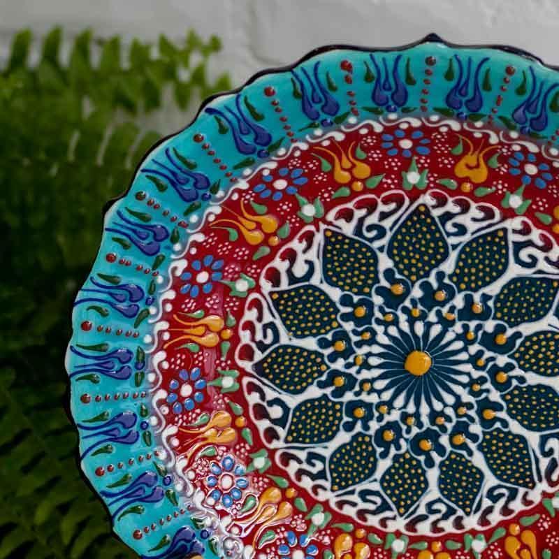 Prato decorativo de 30cm com padrões florais orientais, ideal para centros de mesa ou decoração de paredes amplas.