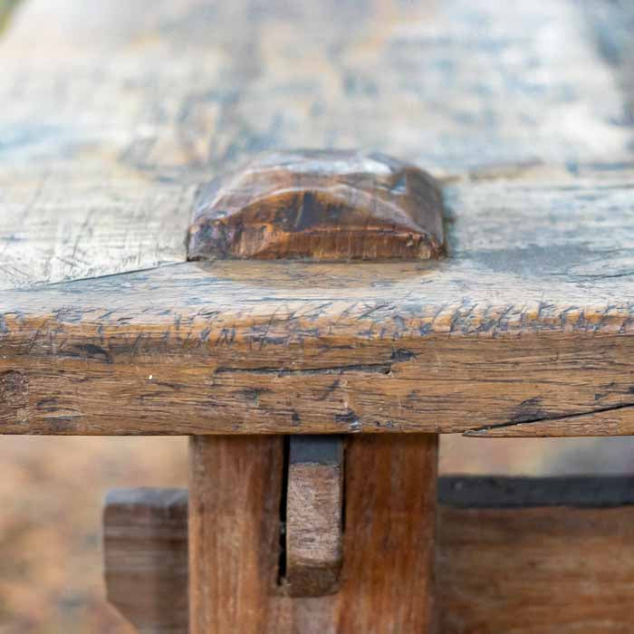 Estrutura de mesa de centro reciclada em madeira maciça modelo 01.