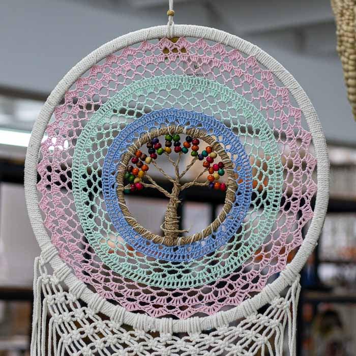 Dream Catcher árvore da vida em macramê para proteção espiritual.