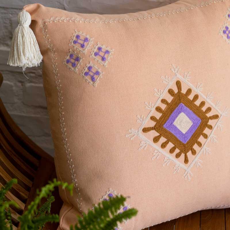 almofada balinesa bordado artesanal tradicao semyniak cores tropicais decoracao casa praia 04