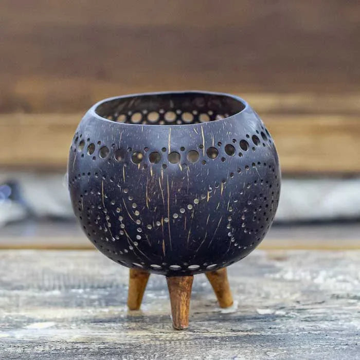 Arte balinesa feita à mão com casca de coco para decorar com charme