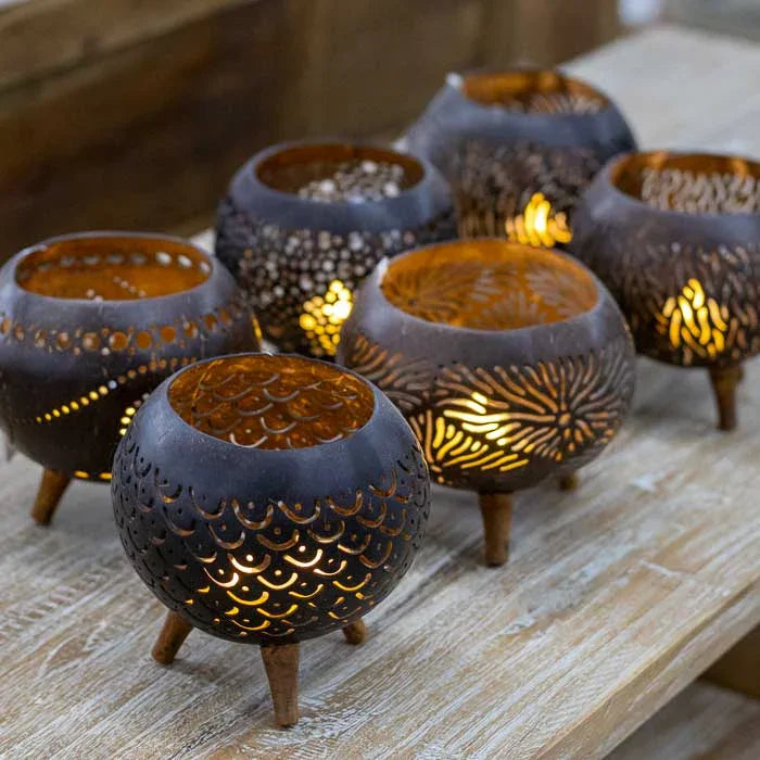 Feito com casca de coco, este objeto revela a arte simples de Bali