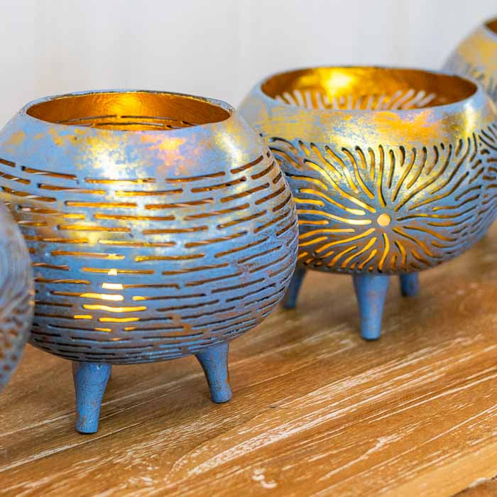 Luminária rústica de mesa em coco natural para decoração de varandas e salas.