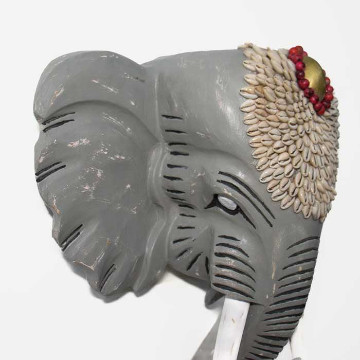 Arte decorativa com símbolo de sabedoria e proteção, ideal para dar destaque cultural às paredes da casa.