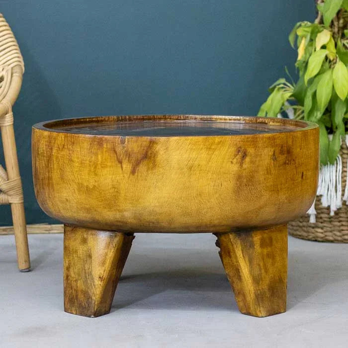 Mesa de centro feita em madeira teca natural, produzida artesanalmente em Bali.