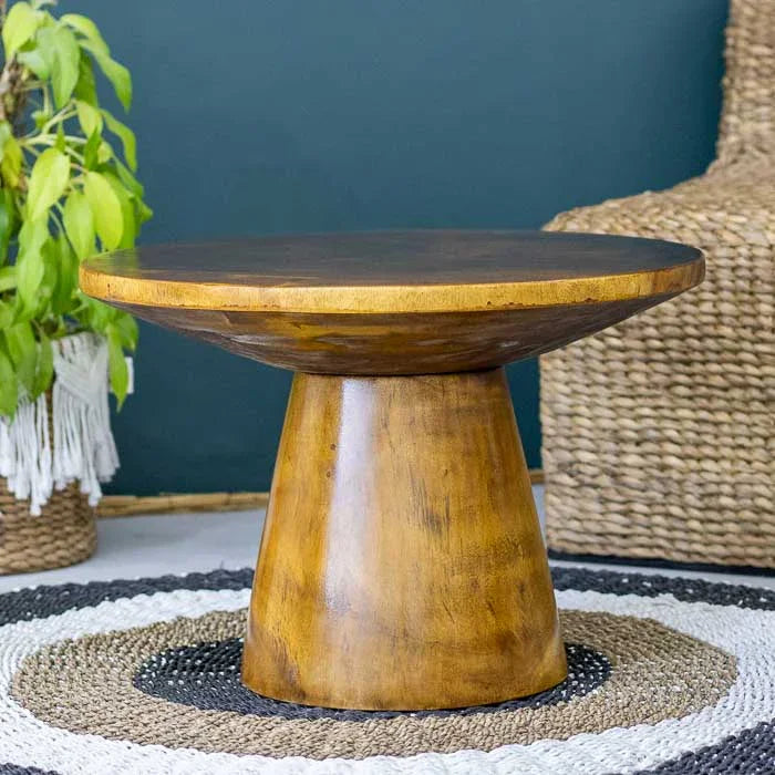 Mesa de centro feita à mão em madeira teca natural, produzida artesanalmente em Bali.