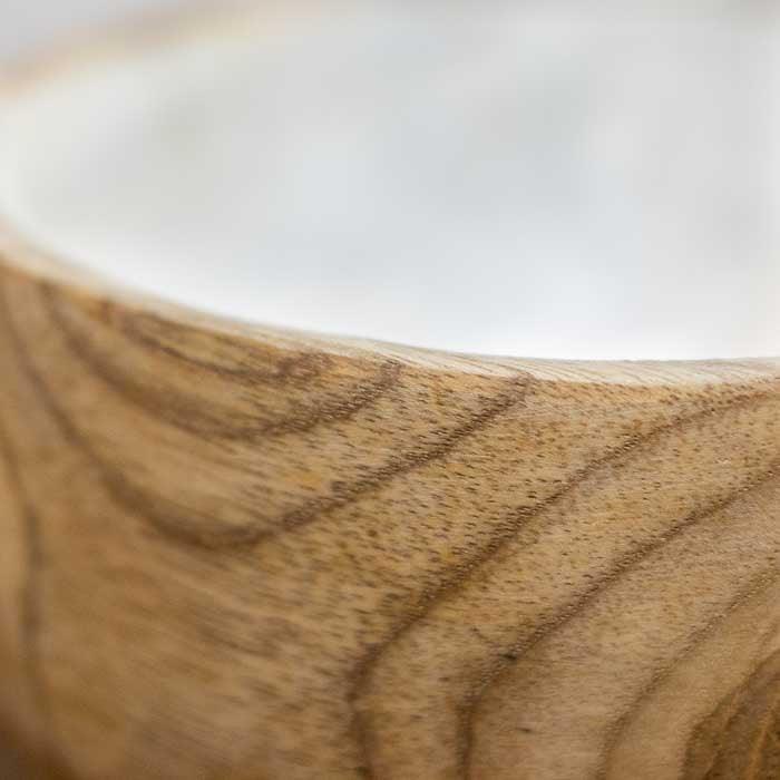 Bowl exclusivo da Indonésia que une tradição artesanal e elegância natural em cada detalhe esculpido.