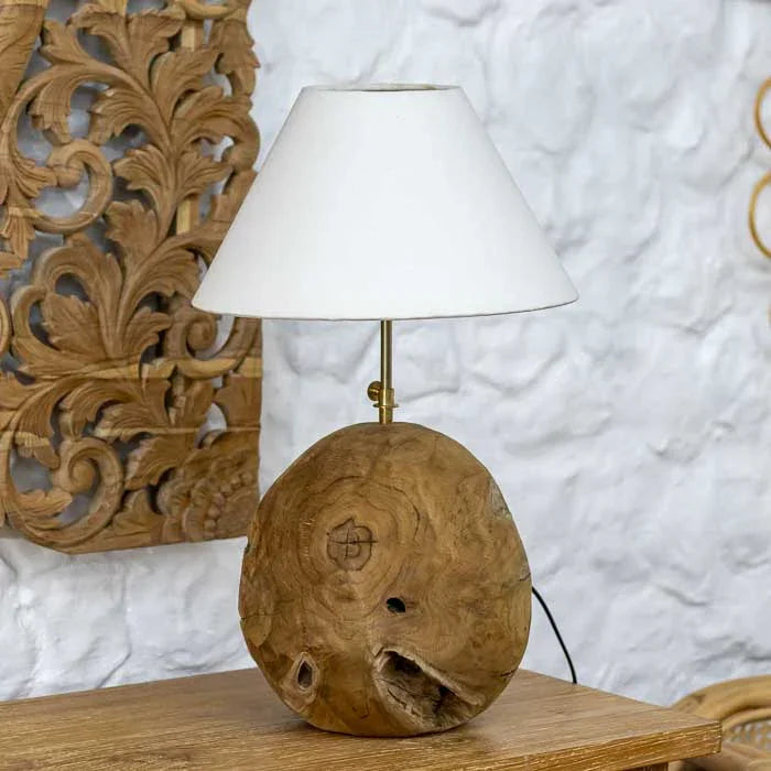 Luminária balinesa com base orgânica em madeira natural
