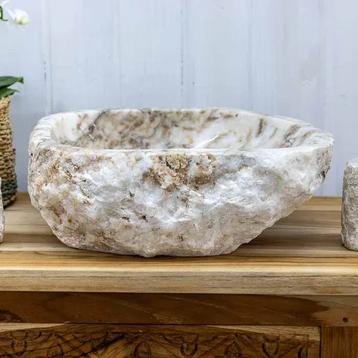 Detalhe da translucidez da Pedra Ônix, realçada pela luz.