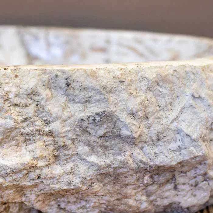 Cuba de pia artesanal esculpida em Ônix natural de Bali.