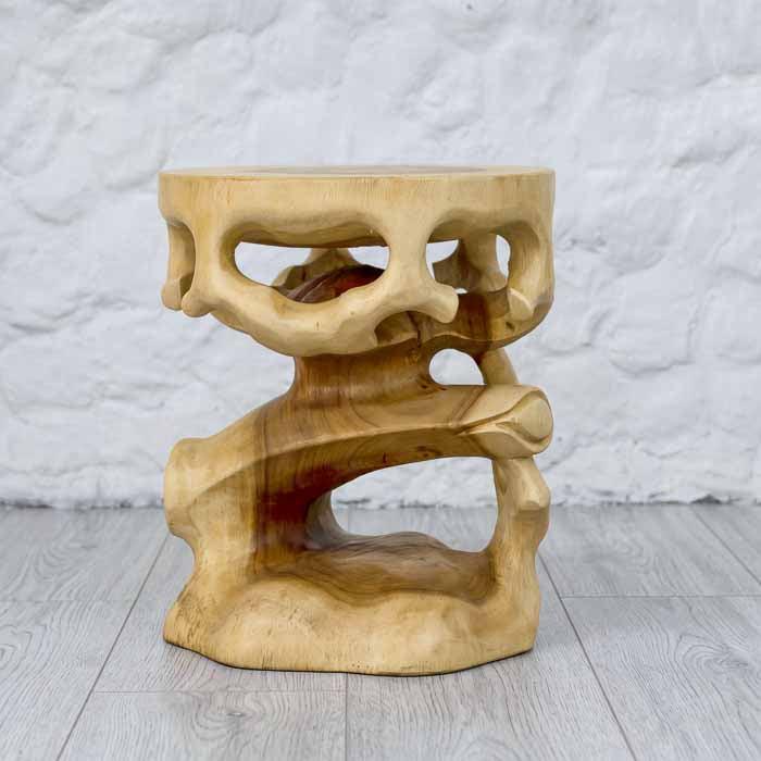 Mesa totem em madeira suar, peça exclusiva para projetos de arquitetura e design orgânico.