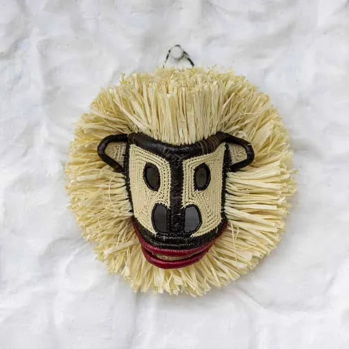 Arte indígena Wounaan: máscara de macaco em fibras de palmeira panamenha para decoração.