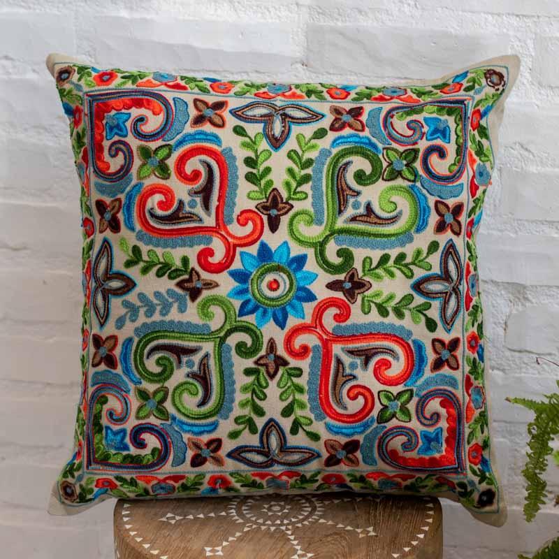 Almofada Indiana Bordada 45cm - Arte & Sintonia 2023, Almofadas, arte indiana, boho, facenews, Textil