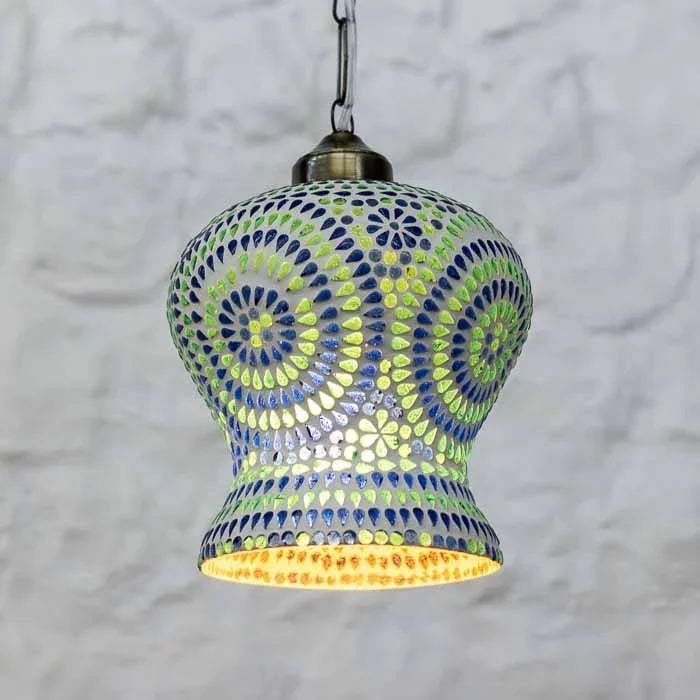 Objeto de iluminação suspensa e decoração artesanal em mosaico oriental importado da Índia.