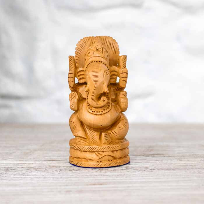 Mini estátua do deus Ganesha para harmonização de ambientes e espaços de meditação.