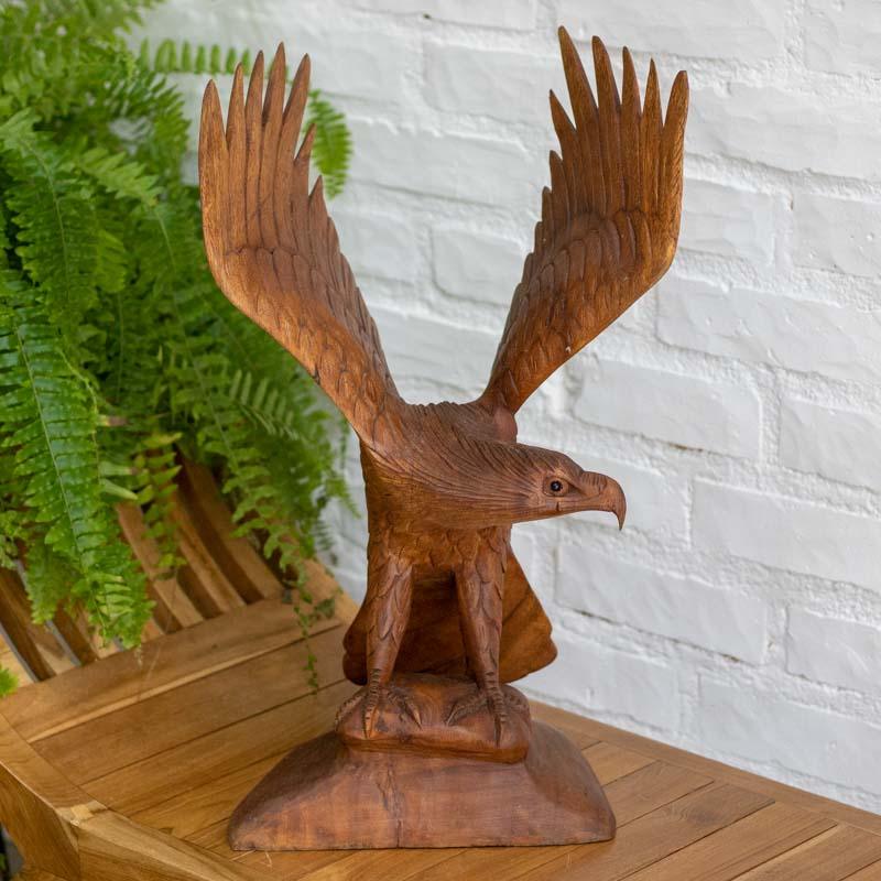 escultura aguia entalhada madeira suar decoracao casa animais bali artesanato liberdade forca espiritual 01
