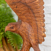 escultura aguia entalhada madeira suar decoracao casa animais bali artesanato liberdade forca espiritual 02