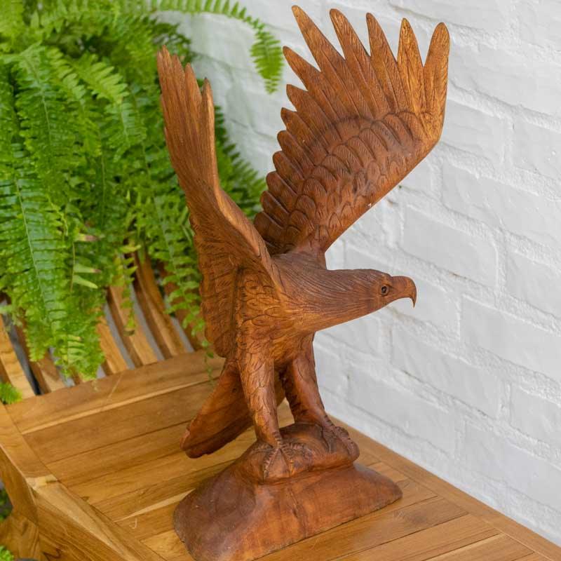 escultura aguia entalhada madeira suar decoracao casa animais bali artesanato liberdade forca espiritual 03