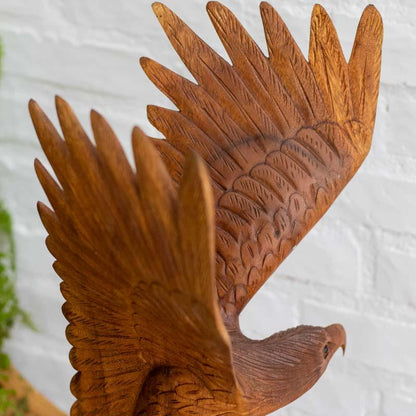 escultura aguia entalhada madeira suar decoracao casa animais bali artesanato liberdade forca espiritual 05