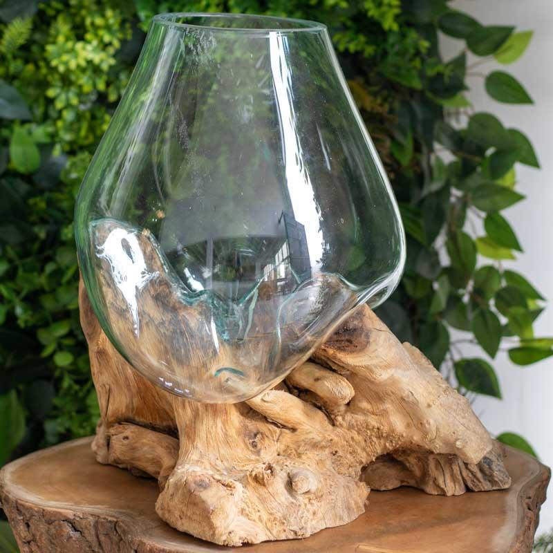 Vaso de vidro soprado de 30cm encaixado em base de tronco natural para mini jardim de luxo.
