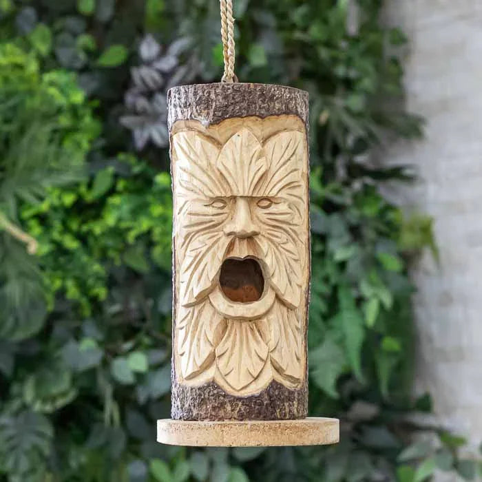 Casa de passarinho GreenMan esculpida em tronco artesanal de Bali.