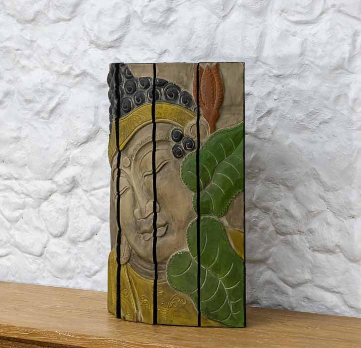 Painel decorativo Buda artesanal em madeira natural de Bali.