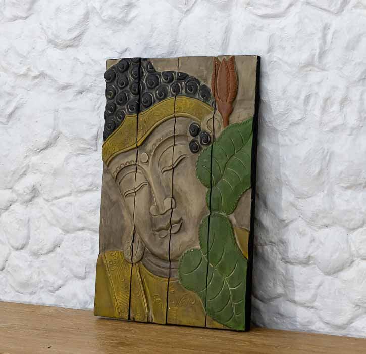 Painel Buda entalhado artesanal ideal para parede ou aparador.