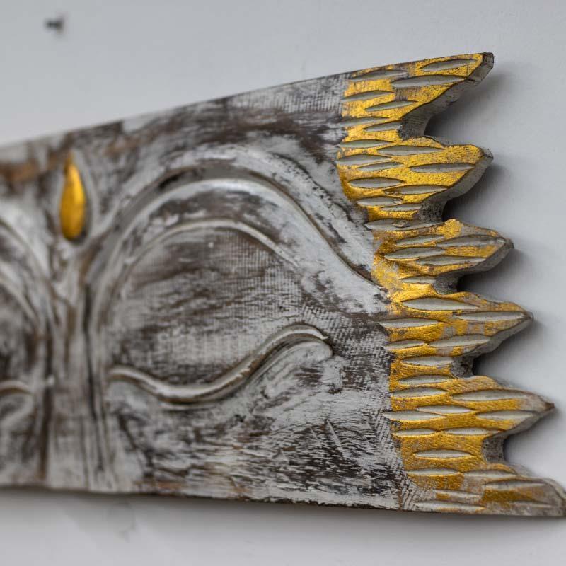 Painel espiritual decorativo Olhos de Buda entalhado.