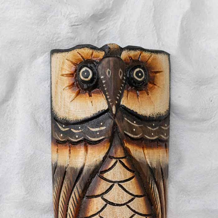 Máscara Coruja Tribal artesanal em madeira natural decorativa de Bali.