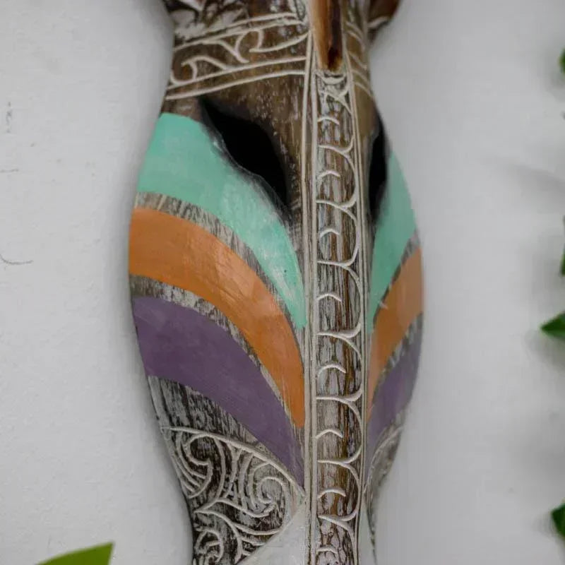 Máscara étnica em madeira artesanal 50cm cabeça de zebra pintada à mão.