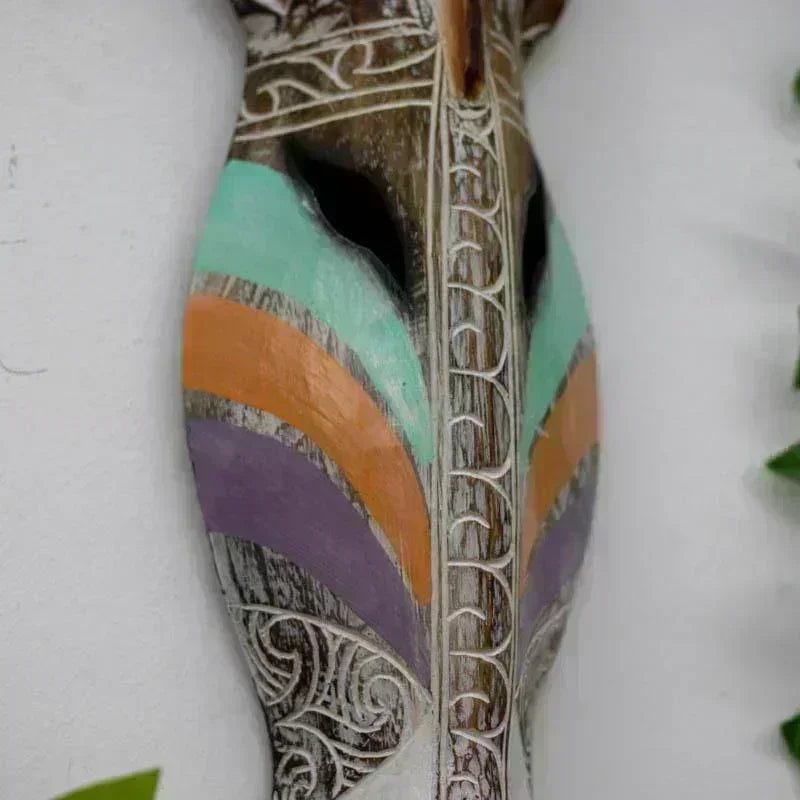 Máscara étnica em madeira artesanal 50cm cabeça de zebra pintada à mão.