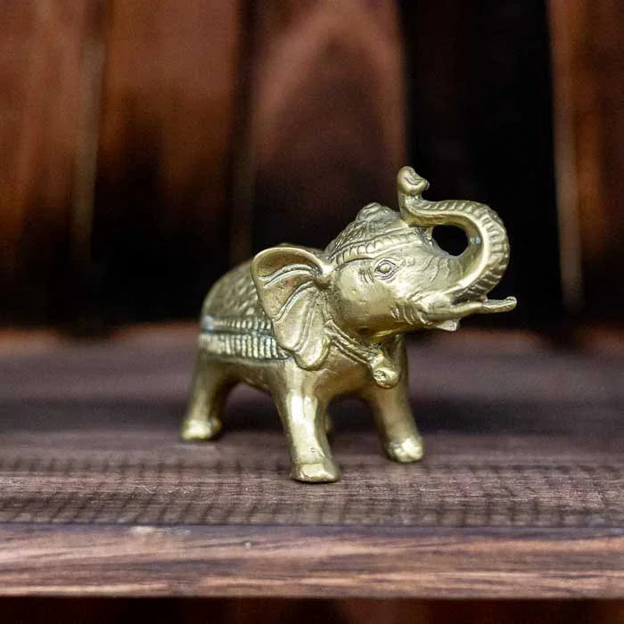 Escultura Elefante Dourado artesanal em bronze feita à mão em Bali.