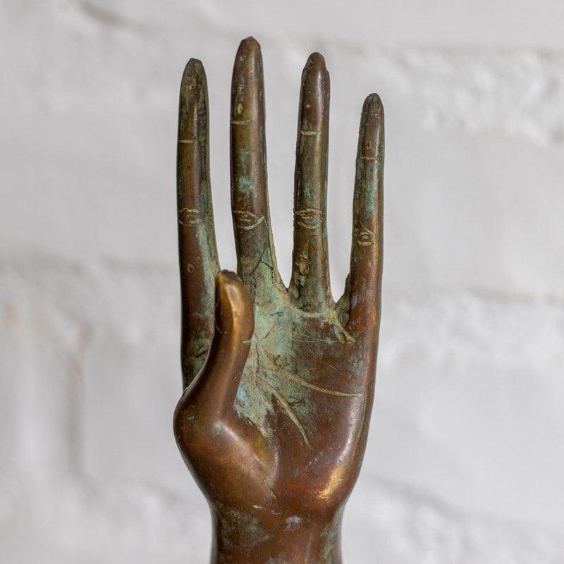 escultura maos objeto decorativo bronze bali indonesia aneis joias decoracao casa uniao amizade significado loja artesintonia 02