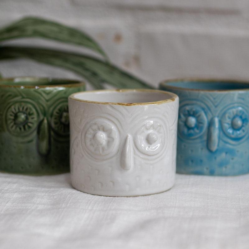 Caneca coruja artesanal em cerâmica colorida de Bali.