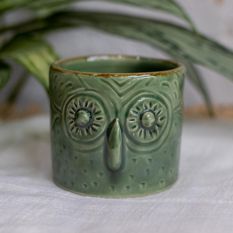 Caneca coruja verde em cerâmica artesanal de Bali.